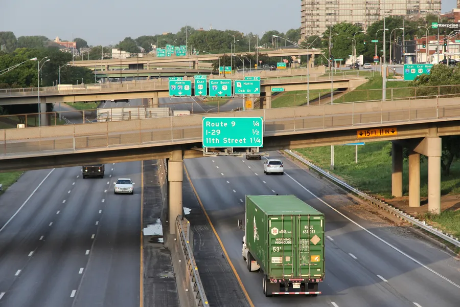 The Benefits Of Hiring Experts For Interstate Moving in Huntsville, AL